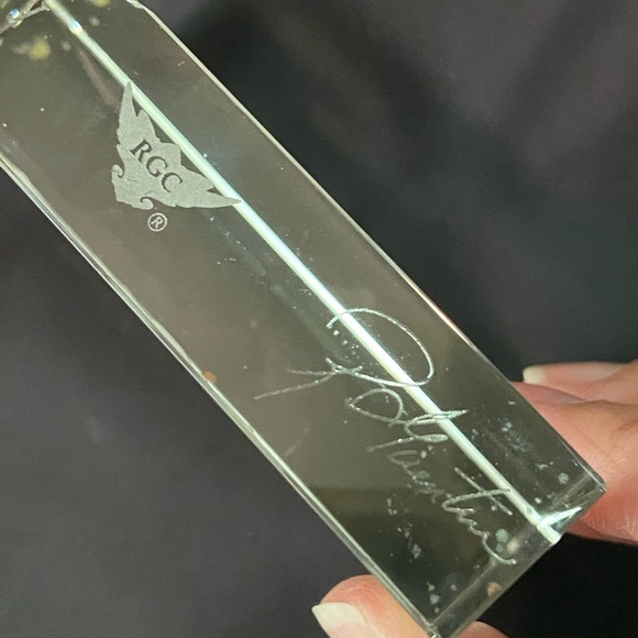 Disney Robert Guenther Etched Glass Paperweight DISNEY CASTLE Cinderella READ - Picture 4 of 6